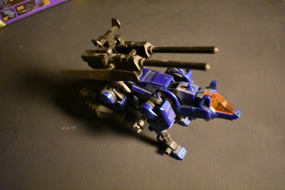 Zoids - Blue Command Wolf - RZ-042 - Hasbro - 1/72 Original Box - Incomplete - Image 2 of 4
