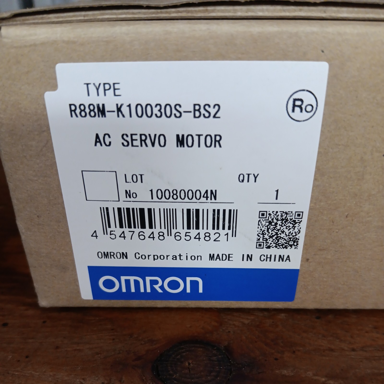1pcs new OMRON R88M-K10030s-bs2 ac servo motor