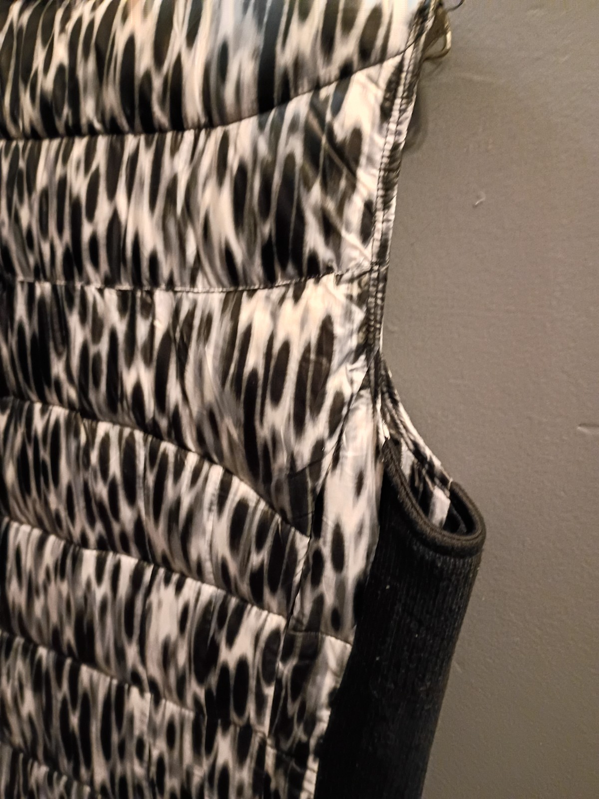 Calvin Klein Performance Women's Leopard Print Puffer Vest Size XS thumbnail 17