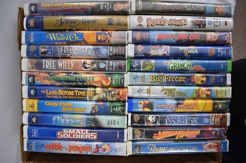 LARGE KIDS CHILDREN FAMILY VHS LOT OF 22 TAPES WB, MCA, MGM, 20TH CENTURY