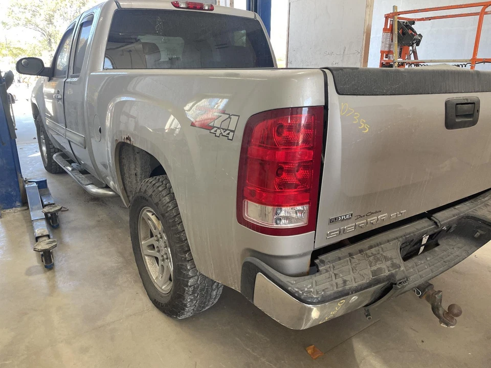 Módulo de control de carrocería usado se adapta a: camioneta GMC Sierra 1500 2008 control de carrocería grado BCM Foto 2 de 4