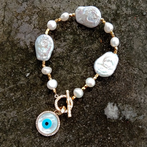 Cultured White Keshi Pearl Bracelet White Sea Shell Evil Charm Bracelet - Picture 3 of 6