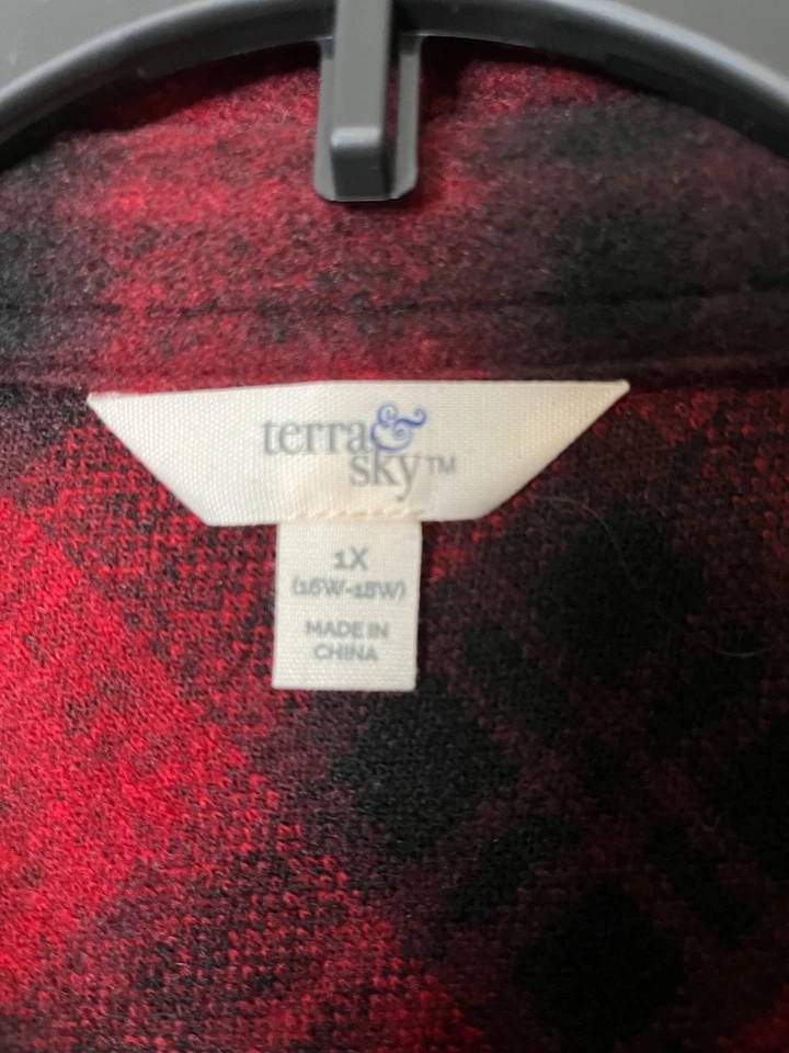 Terra & Sky Red & Black Plaid Button-Up Flannel Shirt Jacket 1X - Image 3 of 4