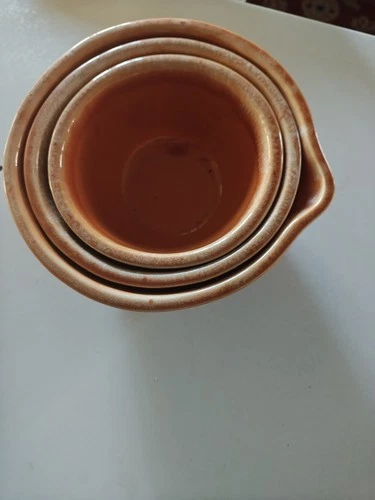 Hulll Pottery  3 Piece Mixing Bowl Set