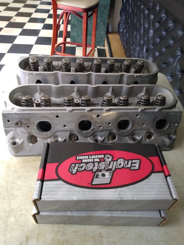 2003 Chevy Trailblazer Ext. Головки цилиндров 5,3 л. - Изображение 2 из 3