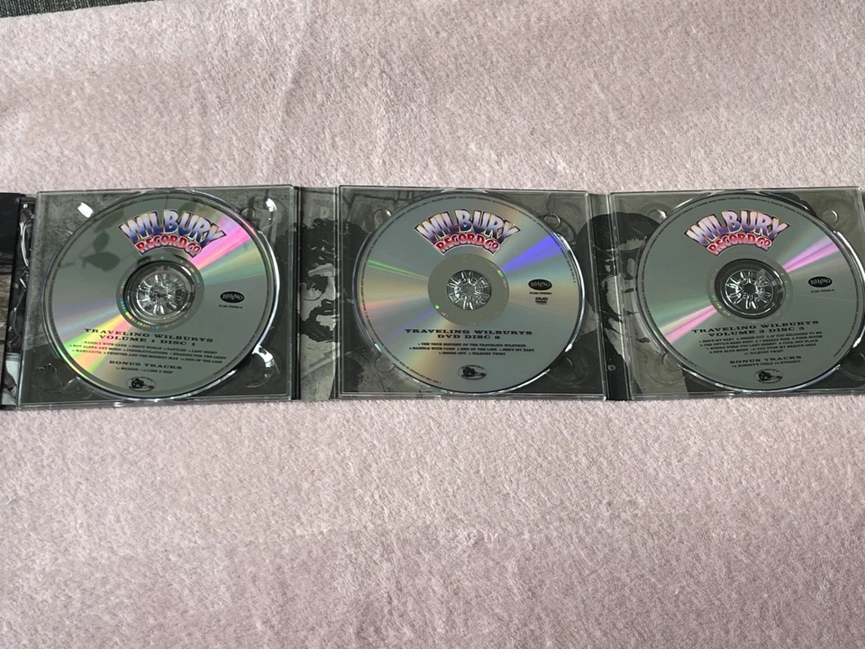 The Traveling Wildburys Collection 3 CDs + DVD Box-Set in foldout digipak © 2007 - Bild 3 von 3