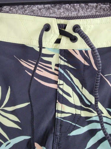Volcom Bleeding Leaf Mod Drawstring Trunks Big Boys 28 Black Multi Back Pocket - Picture 9 of 17