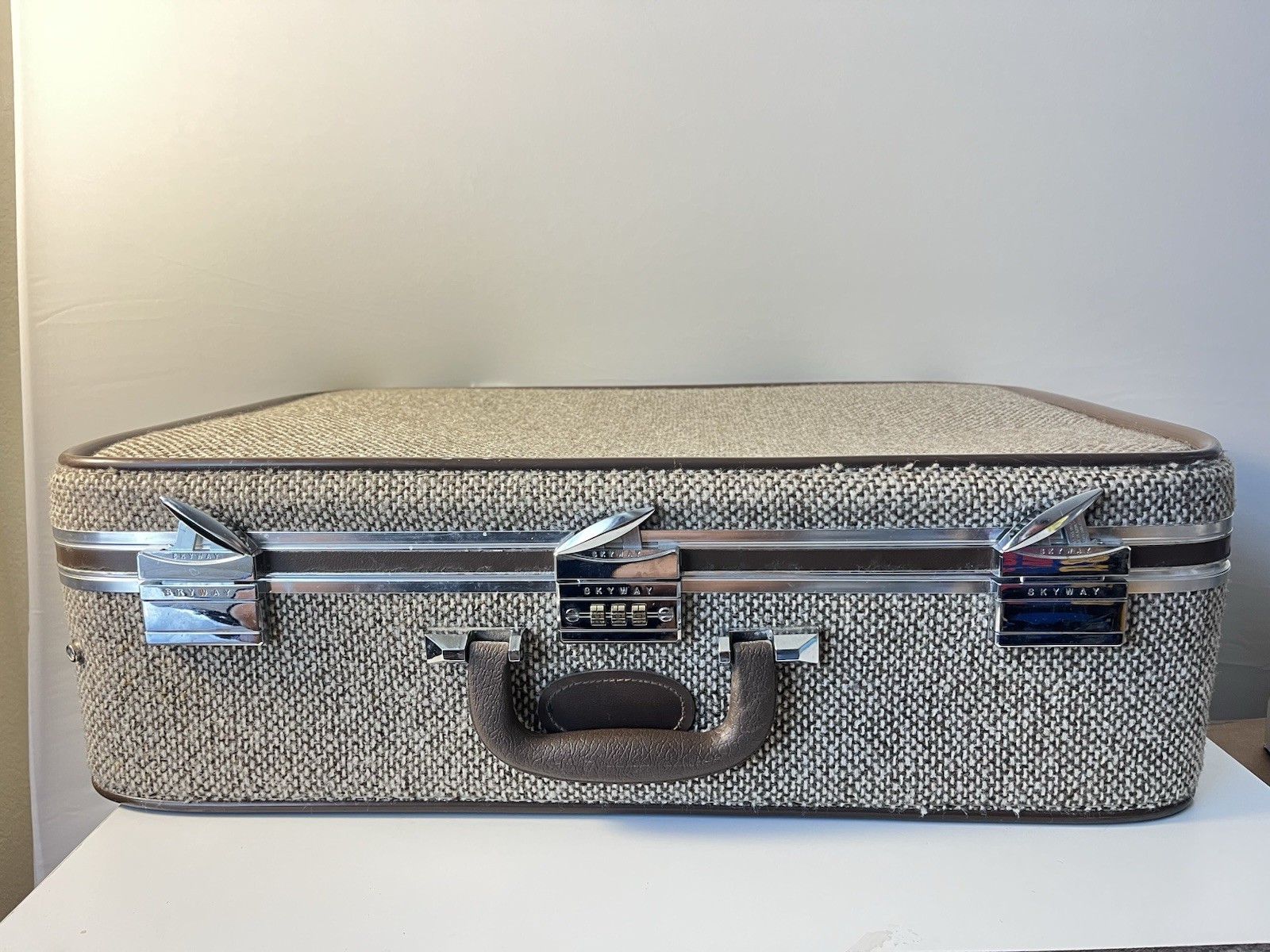 1970's Skyway Luggage Tweed Combination Lock Wheeled  Suitca
