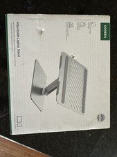 Adjustable iPad/ Laptop Stand