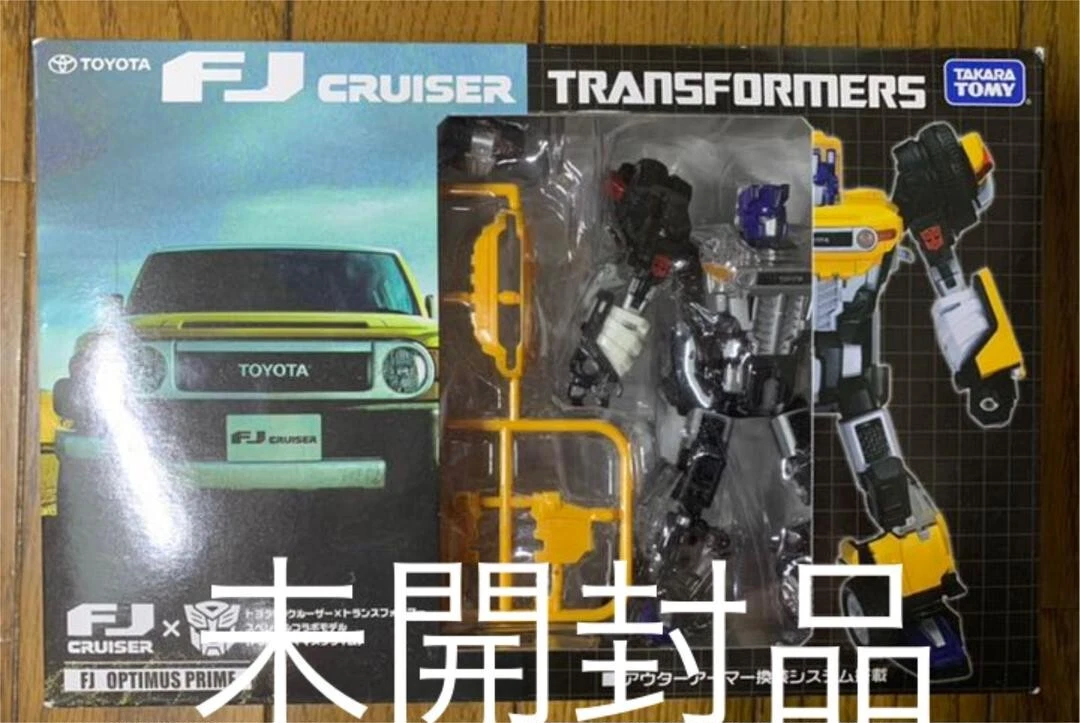 Toyota FJ Cruiser Transformers Collaboration Figure Optimus Prime