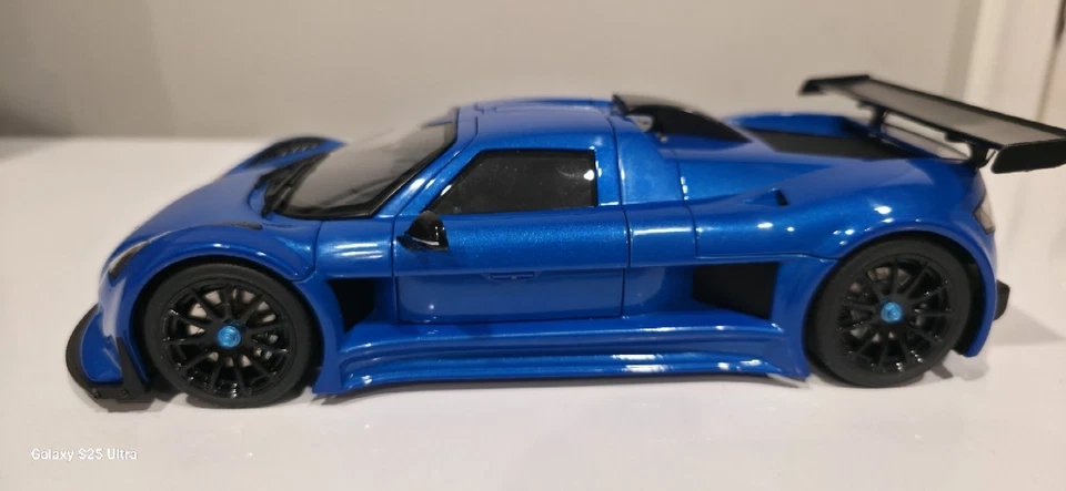 *RARO* AUTOART 1/18 GUMPERT APOLLO S LARANJA METÁLICO - Imagem 2 de 4