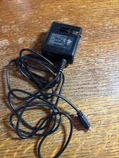 Genuine Rocketfish RF-MIC90 Mobile Phone Charger AC Adapter Output DC 5V 0.6A