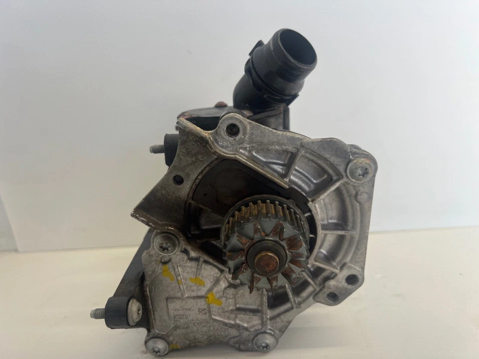 2016 VW GOLF MK7 2.0P-TSI GTI ТЕРМОСТАТ КОРПУС С ВОДЯНЫМ НАСОСОМ 06L 121 111 J - Изображение 4 из 4