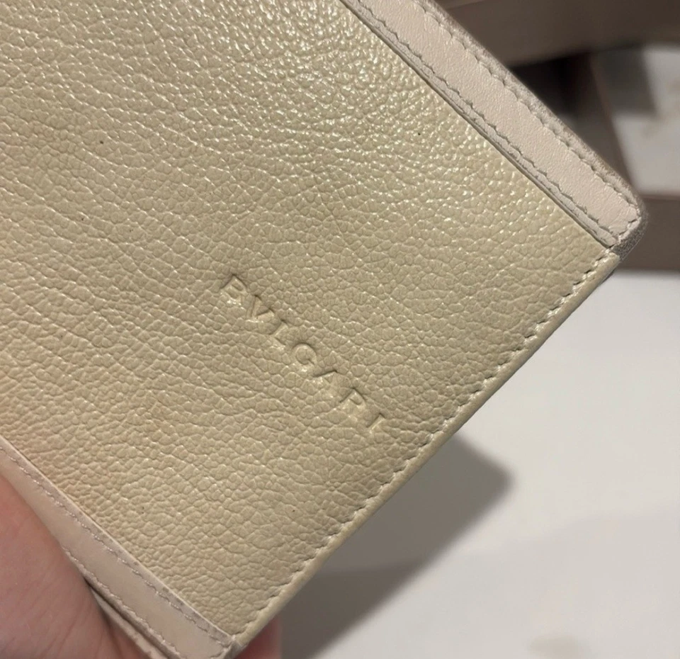 BVLGARI Auténtico Cuero Doble Pliegue (Unisex) Cartera Crema con Caja (GUC) Foto 4 de 4