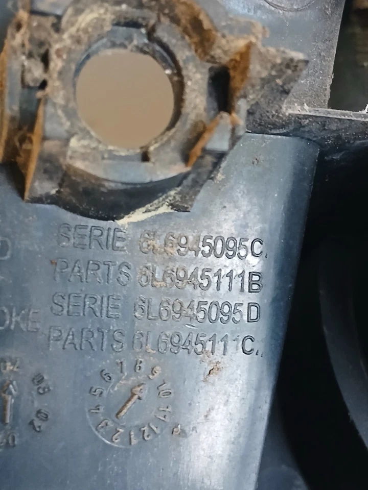 Seat Ibiza 3 / Feu arrière Gauche / 6l6945111 - Photo 4/4