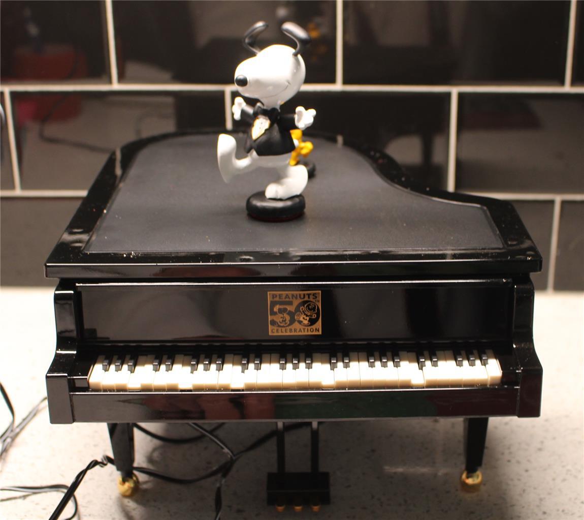 Musical Snoopy and Woodstock Animated Piano With Box By Blue