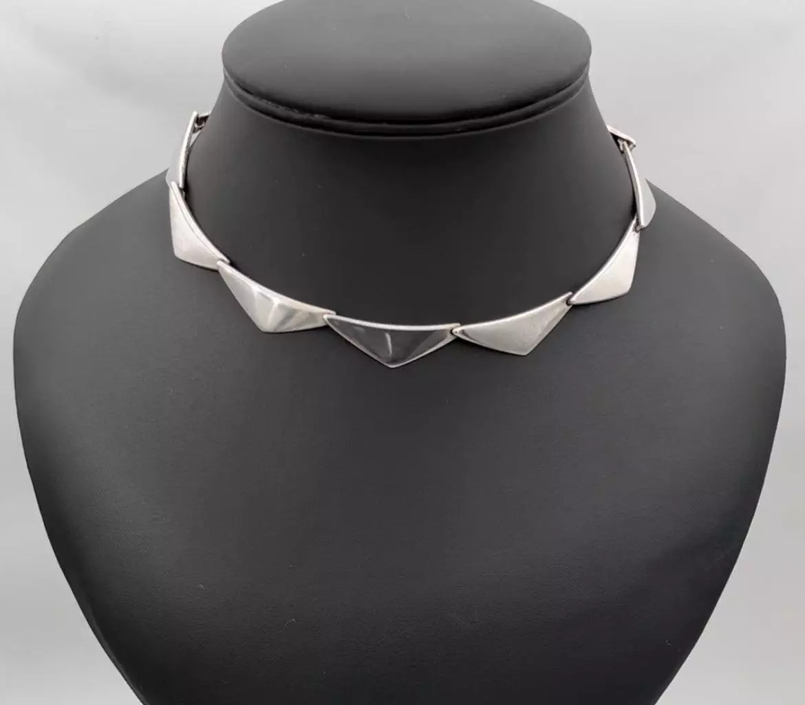 Hans Hansen Necklace 2025 | www.antarctic-circle.org Hans Hansen Necklace 2025 | www.antarctic-circle.org