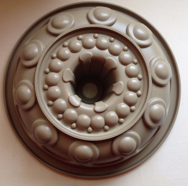 Pampered Chef Silicone Crown Cake Pan 1614 PreOwned Retired eBay