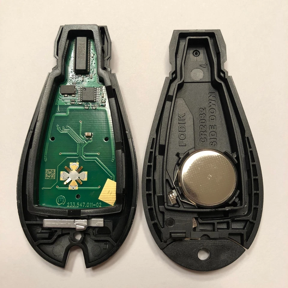 OEM CHRYSLER Keyless Entry Remote Key Fob Fobik 7 Button IYZ-C01C  - Image 4 of 4