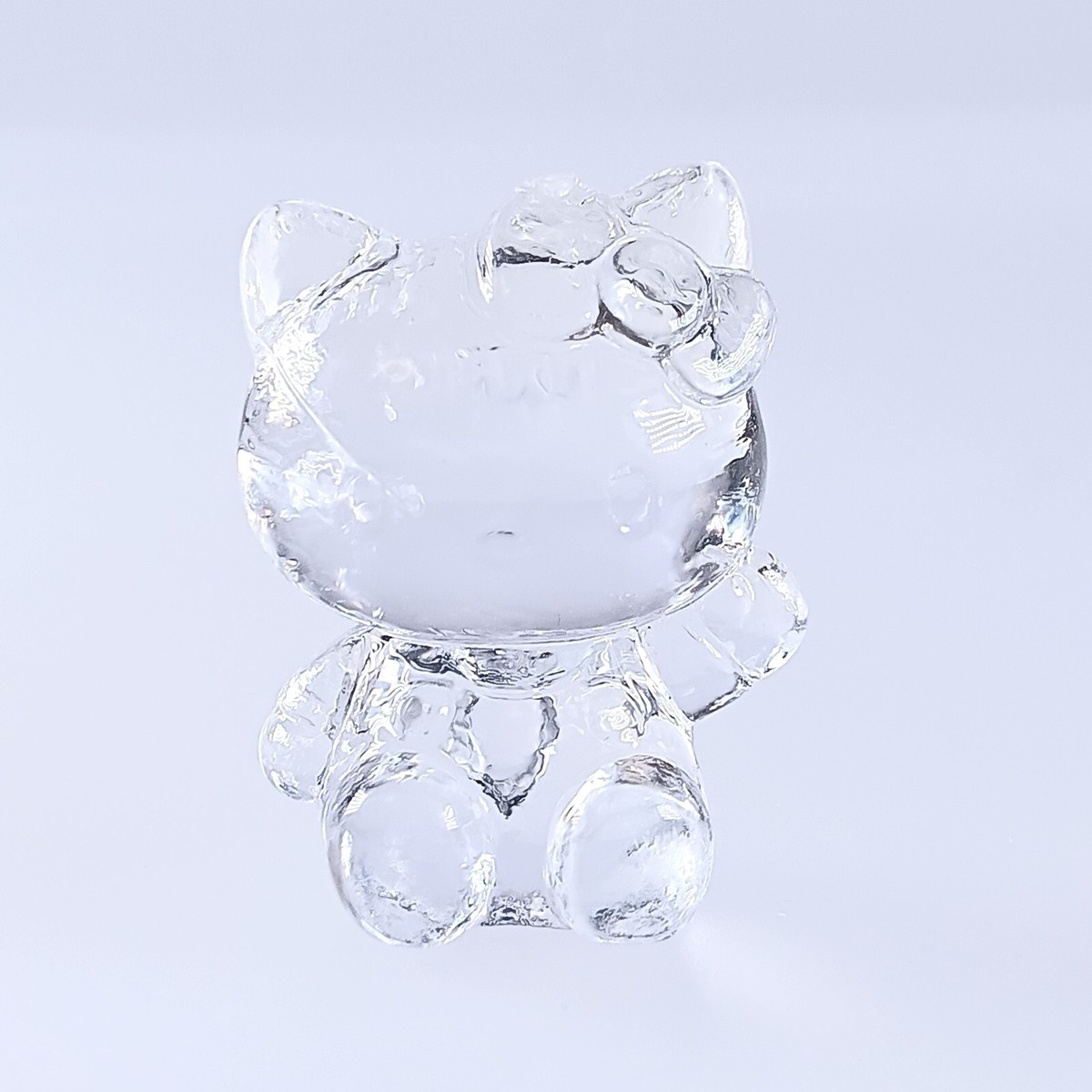 Baccarat Hello Kitty クリスタルフィギュア Baccarat Drops Hello Kitty Crystal Figurine | Hypebeast