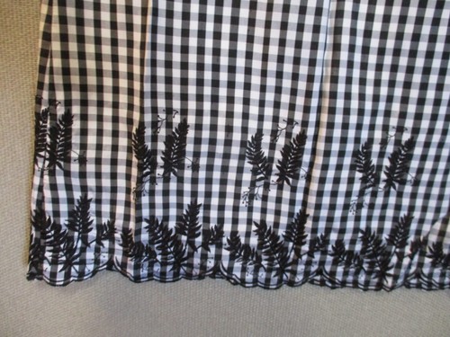 Diane Gilman Silk B&W Gingham Skirt Size Small Embroidered 35" Long - Picture 3 of 5