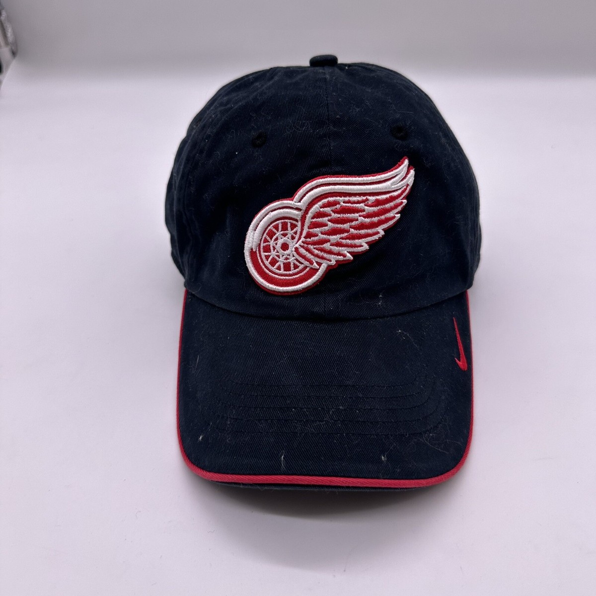 Nike Hat Cap Men Red Golf Classic US Open Adjustable Swoosh Winged - Main Image