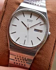 Vintage Seiko Quartz Textured Linen Dial - Integrated Bracelet - Ref. 7123/8223