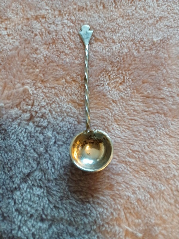 Vntg Spoon Spice/Salt Twisted Handle Silver 