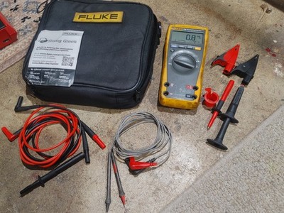 FLUKE 179/EDA2 MULTIMETER COMBO KIT WITH ACCESSORIES AND CONVENIENT CASE