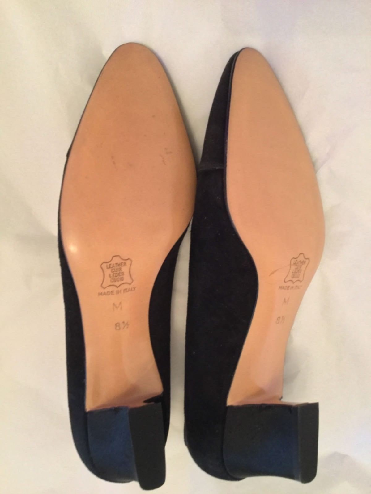 NUOVE DÉCOLLETÉ YSL Yves Saint Laurent Paris in pelle scamosciata nera con punta in raso 8 5