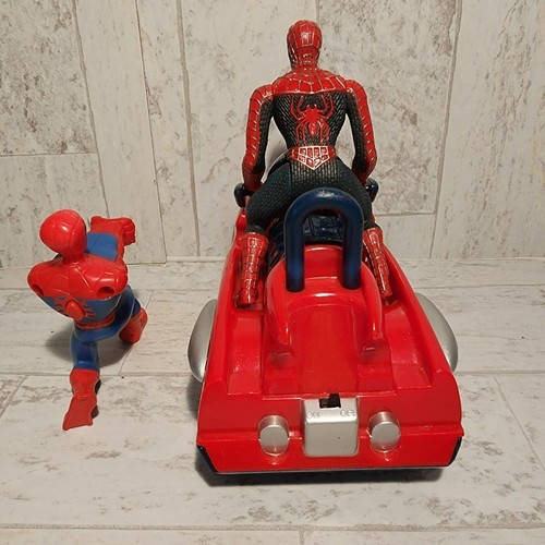 SPIDERMAN 2004 Jet Ski Vehicle Marvel Bump / Go Battery Operated - Picture 4 of 6