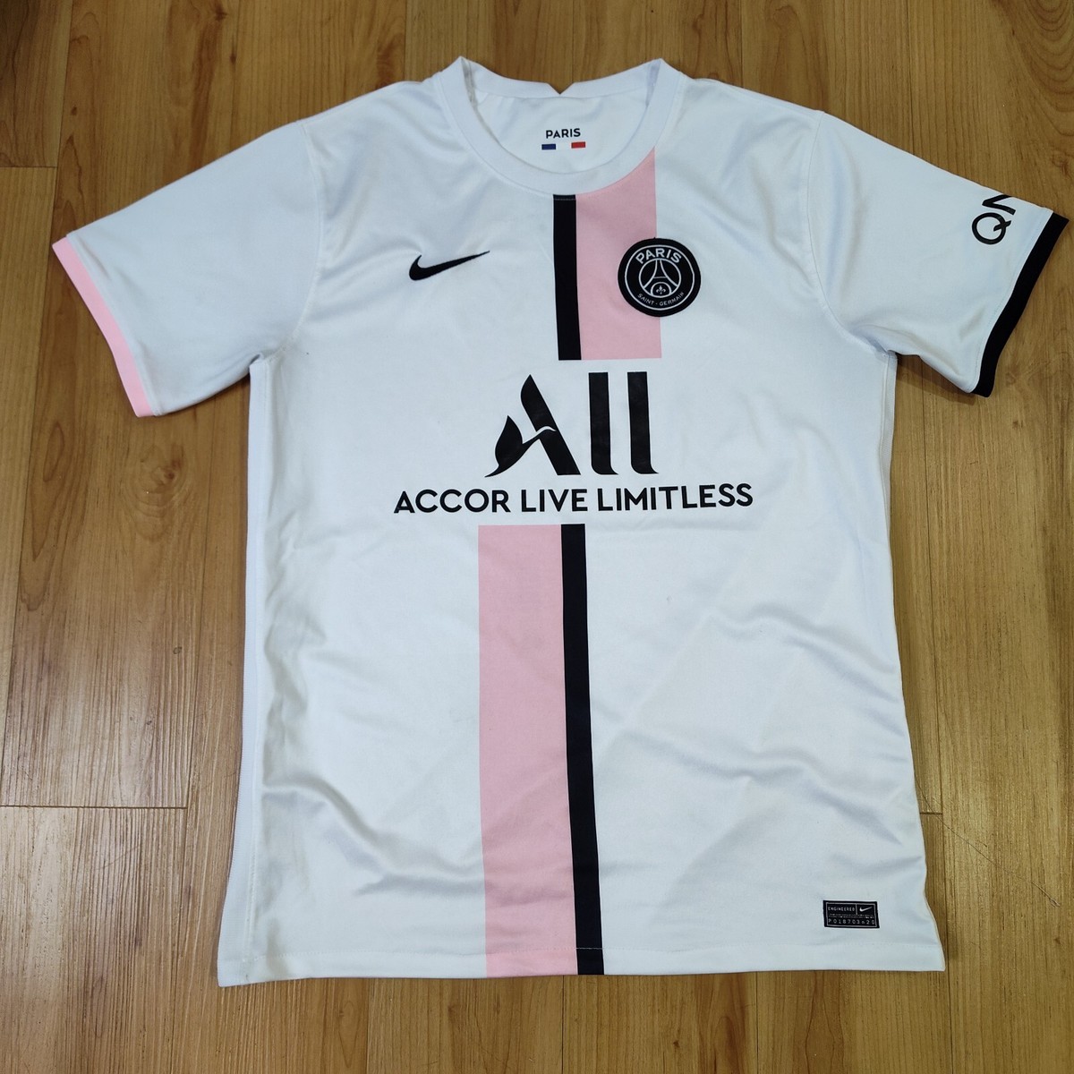 Nike Paris Saint Germain 21 / 22 Football Soccer Jersey