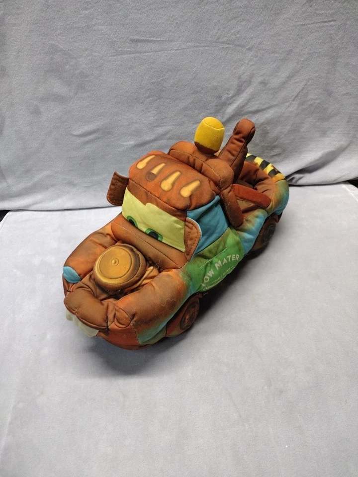 Camión de remolque de felpa suave Mattel Disney Pixar Cars Talking & Joking Tow Mater funciona Foto 2 de 4