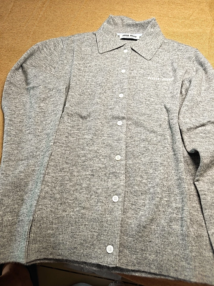 Miu Miu 灰色领长袖 Polo 上衣 38 中号 — 第 2/4 张图片