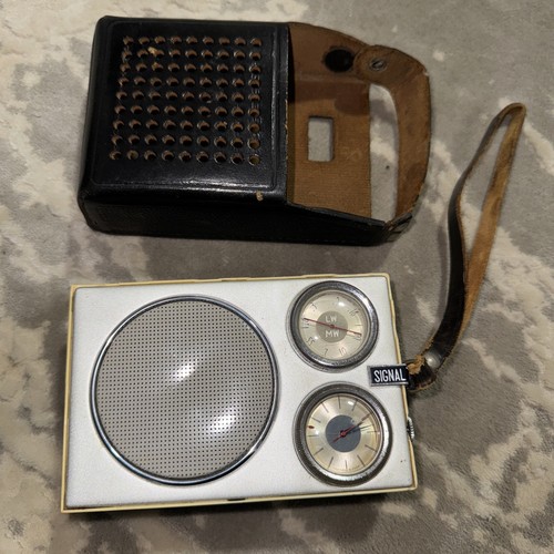Vintage SIGNAL-601 1972 Soviet Transistor Radio Receiver - Picture 1 of 10