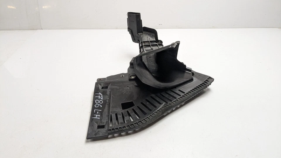 LEXUS IS 300H XE30 MK3 AIR INTAKE DUCT PIPE LEFT SIDE 5320953070 2013 — 第 2/4 张图片