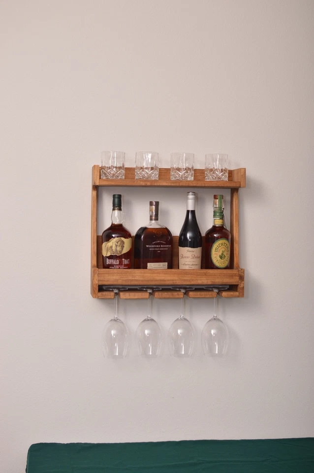 Estante de licor artesanal montado en la pared con soporte de vidrio Foto 4 de 4