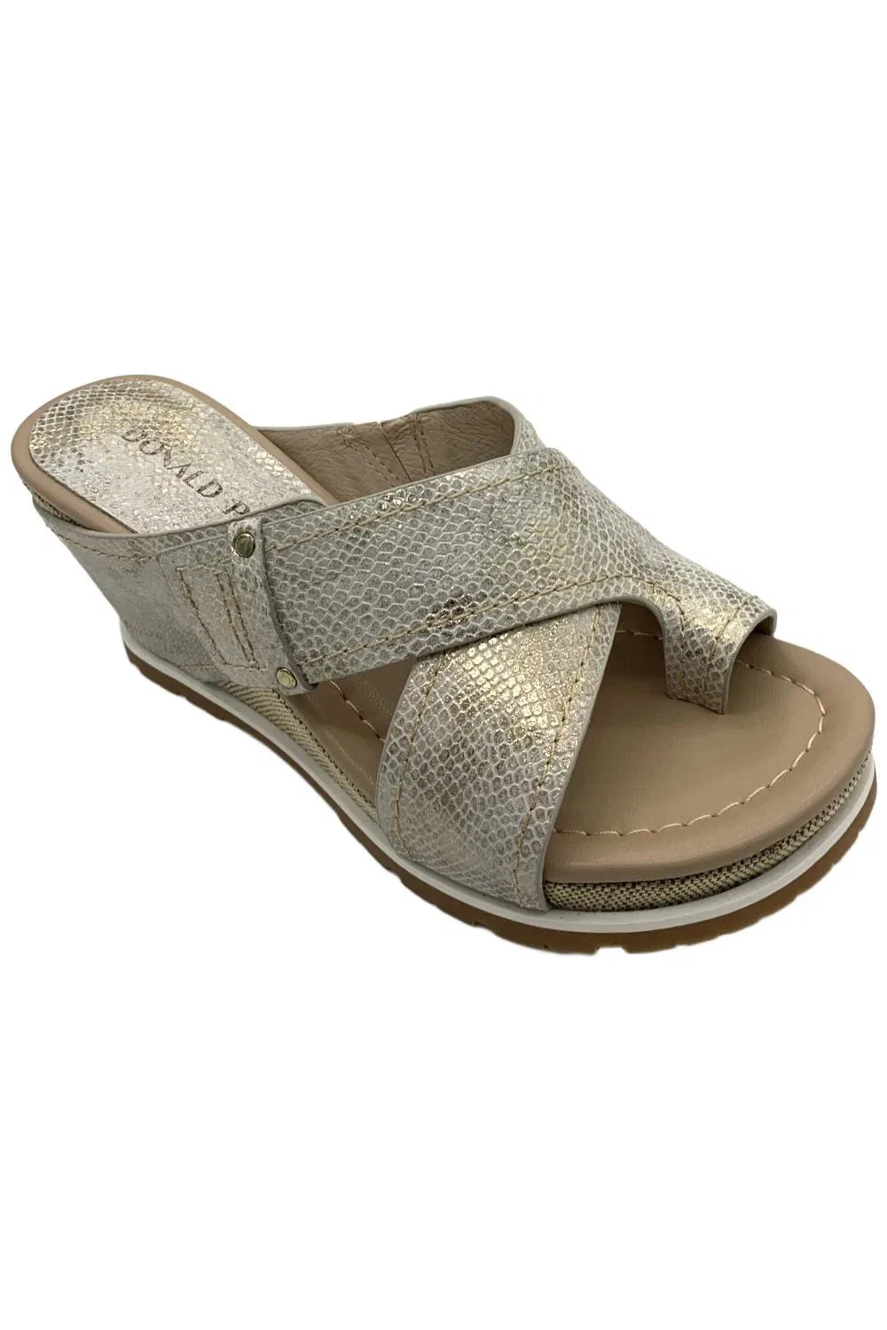 Donald Pliner Women's Irini Crocco Patent Leather Sandal Light Bronze
Opens in a new window or tab