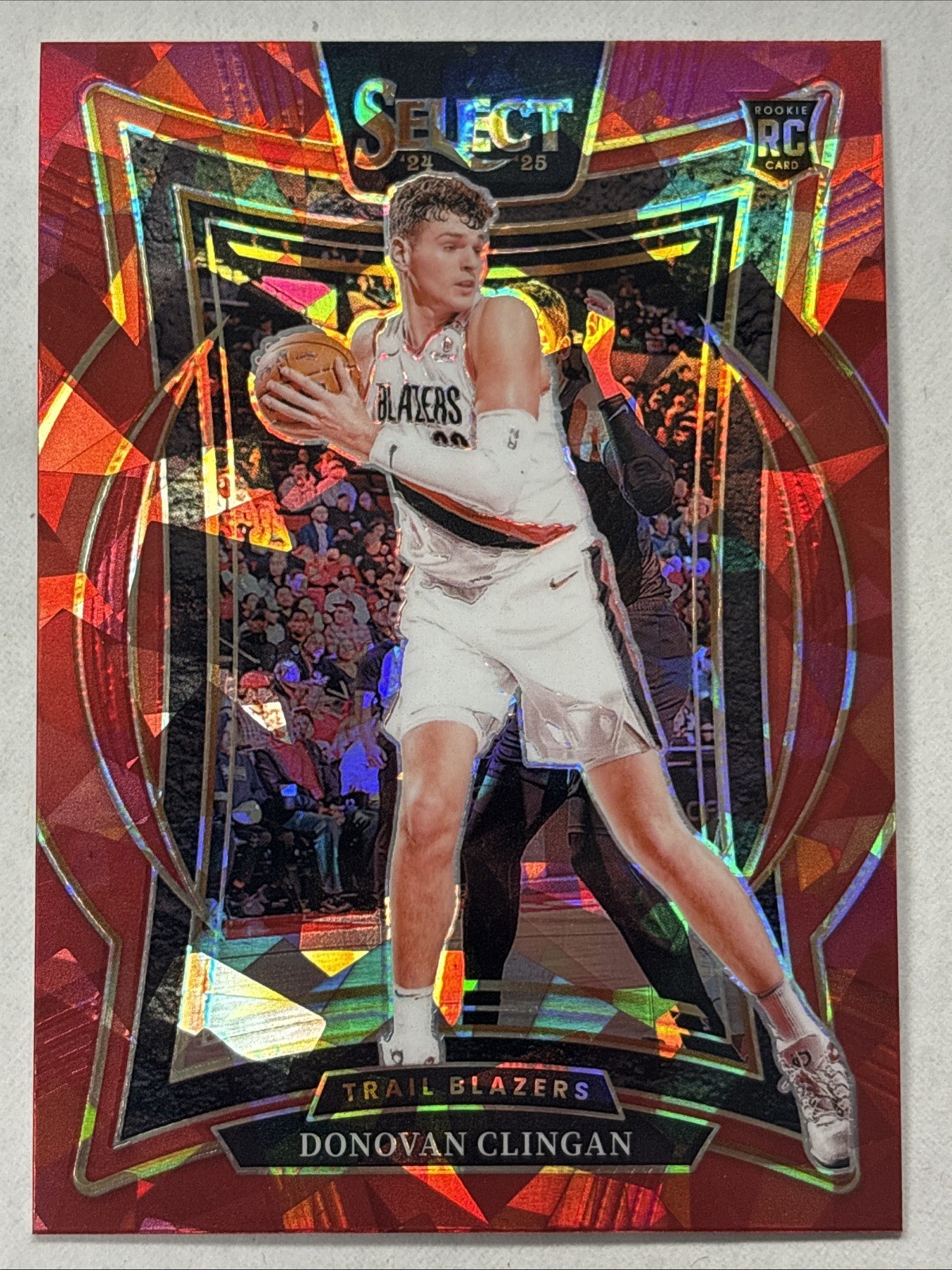 2024-25 Panini Select #69 Donovan Clingan Red Cracked Ice Prizm