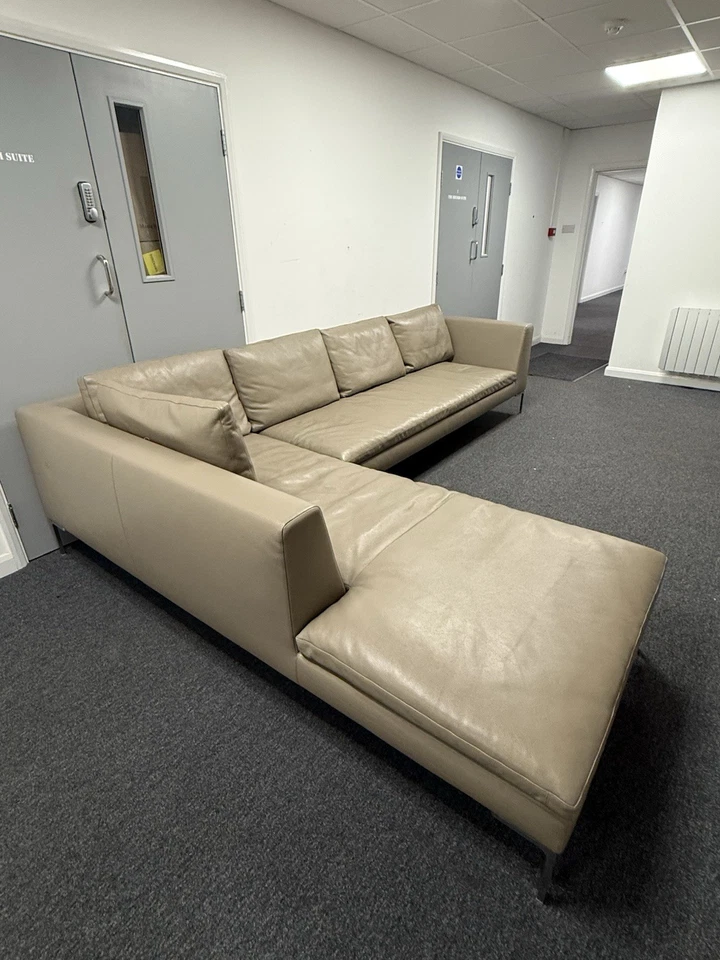 B & B Italia Charles Sofa L ShapeA celebrated design by Antonio Citterio - Image 2 of 4