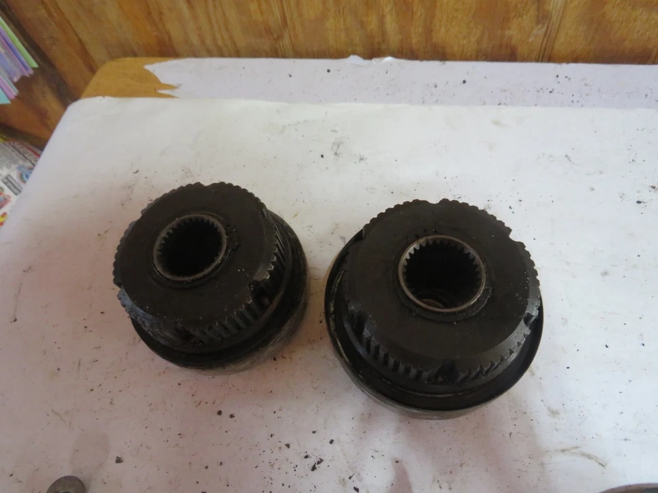 Cubos de bloqueio Ford F350 SUPER DUTY XLT 2003 - Imagem 3 de 4