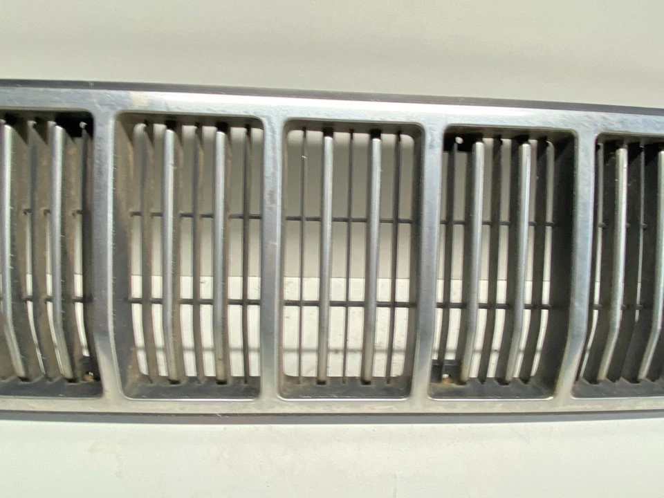 1988 - 1990 年 JEEP CHEROKEE FRONT GRILLE CHROME 原始设备制造商,104-00768C — 第 4/4 张图片