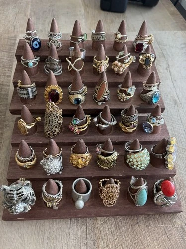 Lot 80+ Costume Jewelry Rings Vintage 2 Modern Mostly Poor Condition 4 Crafting
