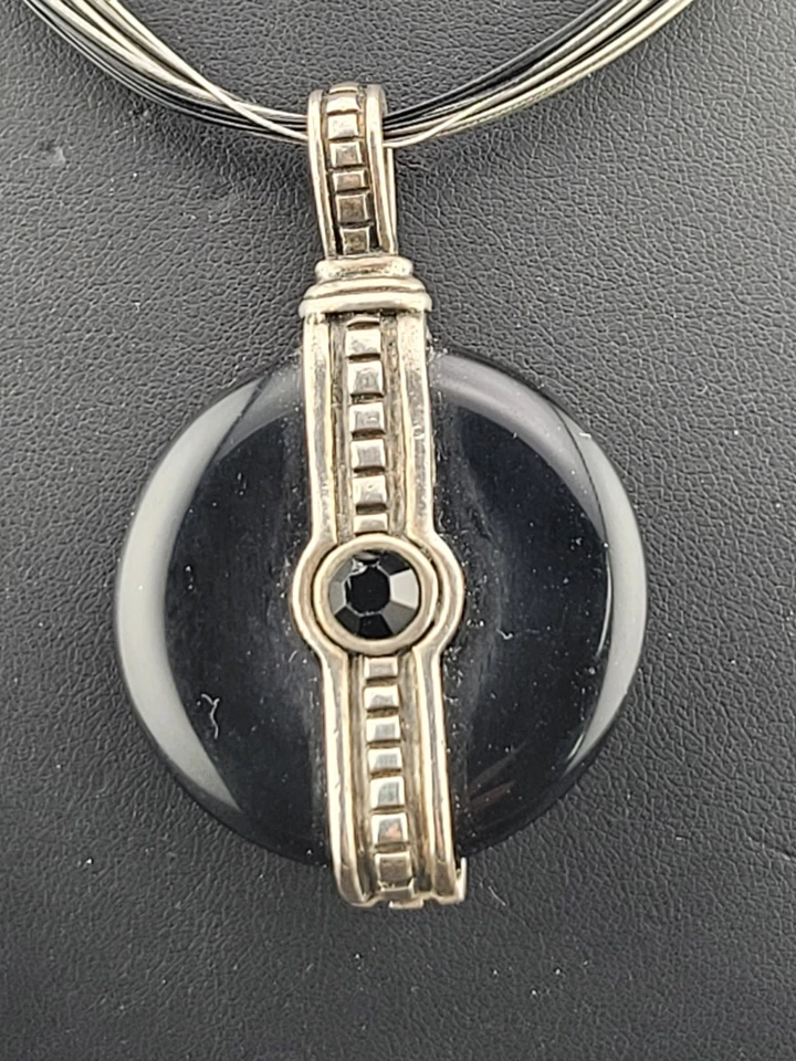 Retired Signed Chico's Black Glass Disc Rhinestone Pendant 20" Wire Necklace - Image 3 of 4