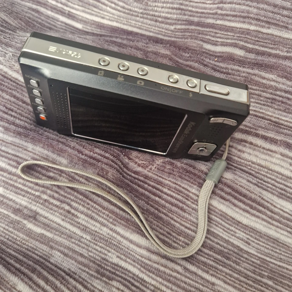 Kodak Easy Share V610 Dual Lens 6.1 MP Digital Camera Tested Working Fine Case - Image 3 of 4