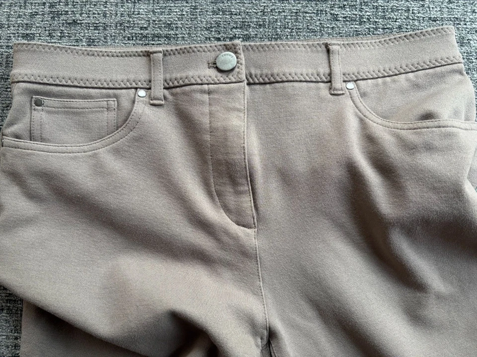 Pantalones So Slimming By Chicos Mujer Taupe Talla 1 Cortos Elastizados Informales Foto 3 de 4