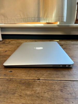 Apple MacBook Air A1466 13.3 inch Laptop - MD760LL/B (June, 2013