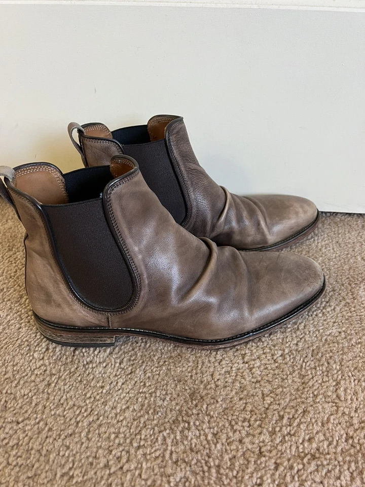 Bota Chelsea Masculina John Varvatos Fleetwood Sharpei Couro Marrom 11 MSRP: US$ 698 - Imagem 2 de 4