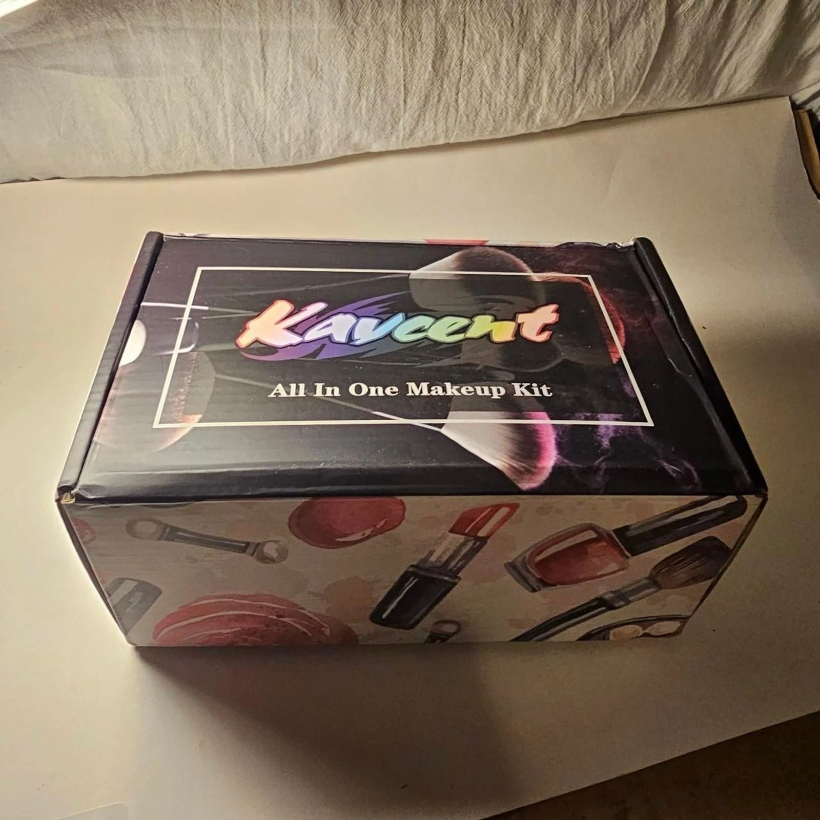 Kavcent All In One Makeup Kit - 91 piece set with eyeshadow, lipstick, concealer
Opens in a new wind