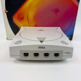White Sega Dreamcast In Box With 2 Controllers 2 Memory Cards and 1 Rumble Pack